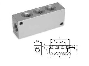 Коллектор CAMOZZI 3053 3/8-3L-1/4, вход 3/8", 3 выхода на 1/4". выходы с одной стороны